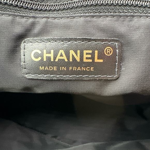 Authentic CHANEL Nylon Travel Tote Bag Handbag - Picture 14 of 16